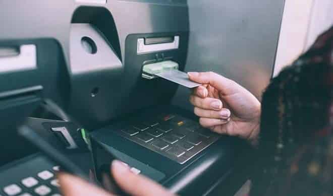 Memasukkan Kartu ATM Mandiri